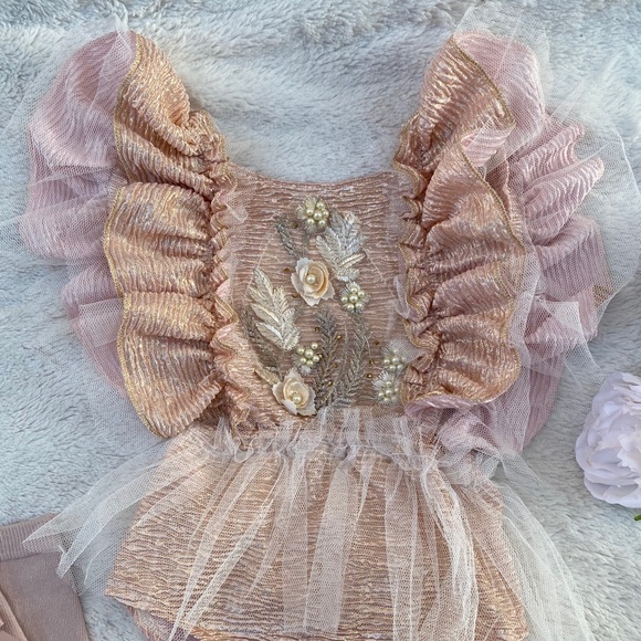 💕Beautiful Special Occasion Baby Girl Romper - Picture 4 of 13